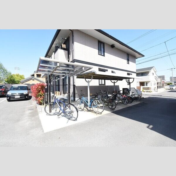 現地周辺 (駐輪場)