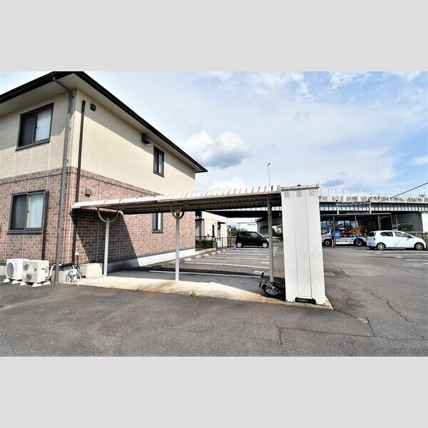 現地周辺 (駐輪場)