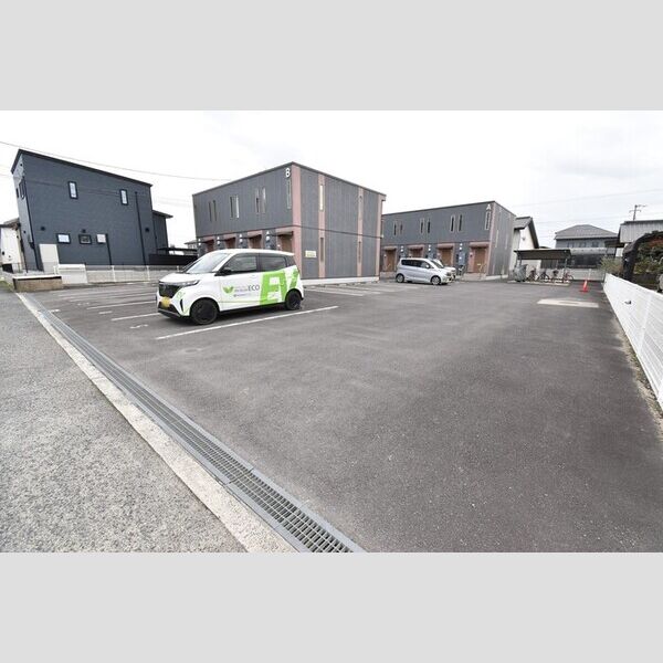 駐車場 (駐車場)