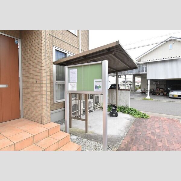 現地周辺 (お知らせ板)