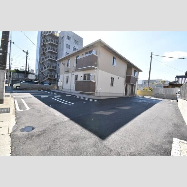 駐車場 (駐車場)