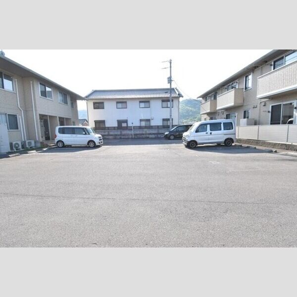 駐車場 (駐車場)