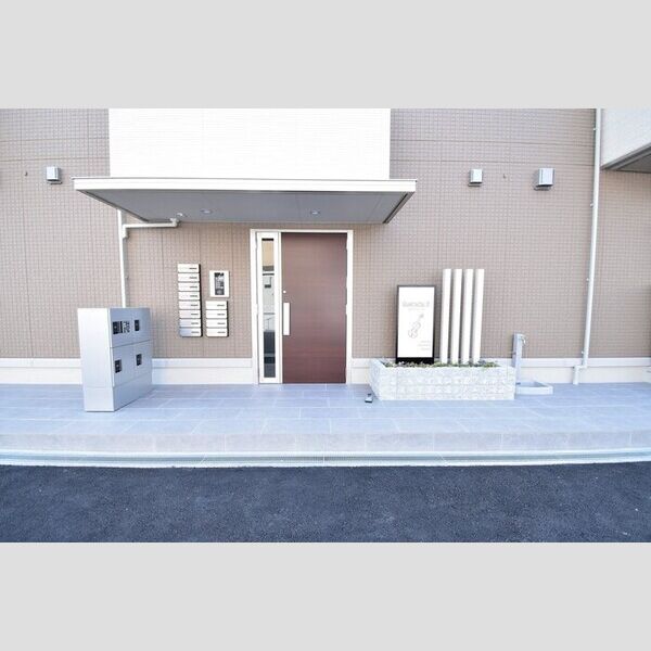 エントランス (エントランス)