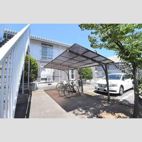 現地周辺 (駐輪場)