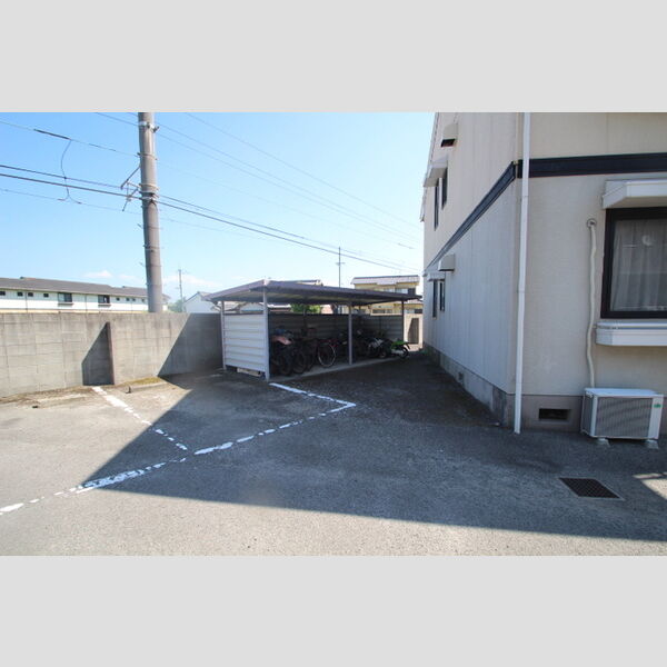 現地周辺 (駐輪場)