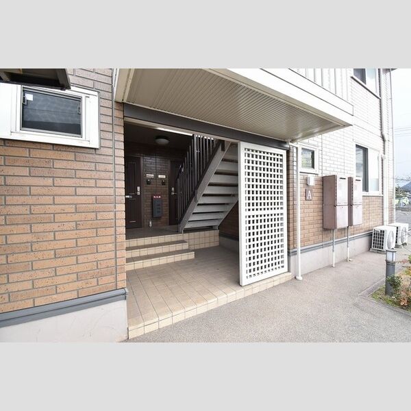 エントランス (エントランス)