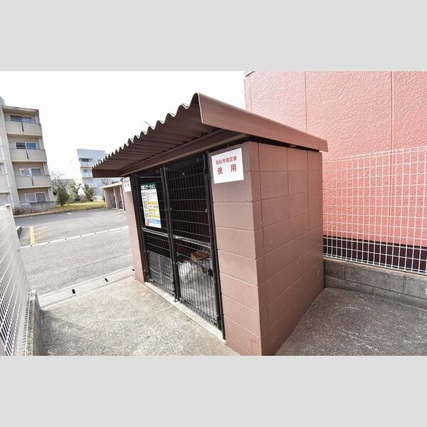 現地周辺 (ゴミ置き場)