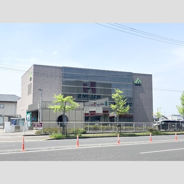 現地周辺 (周辺写真 JA香川県丸亀東支店(818m))