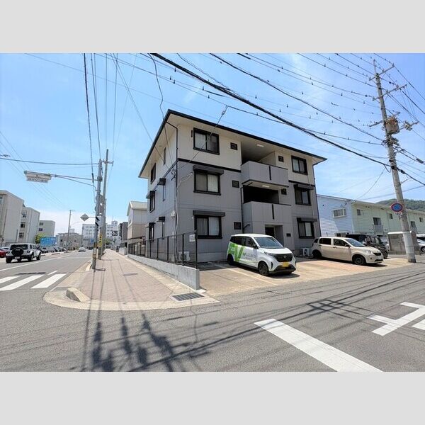 建物外観 (E棟　建物外観)