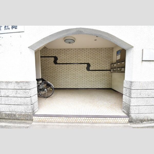 エントランス (エントランス)