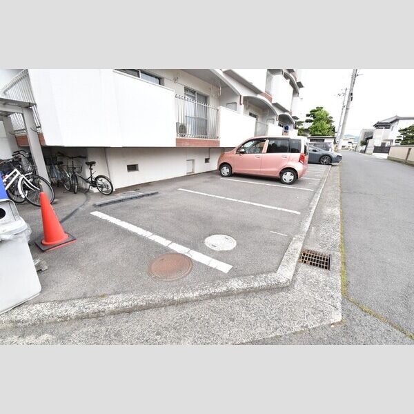 駐車場 (駐車場)