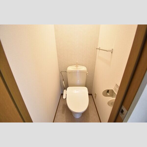 トイレ (温水洗浄暖房便座)