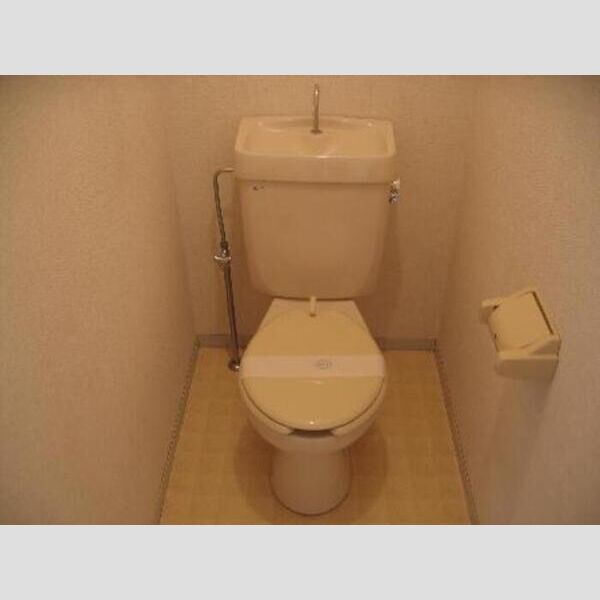 トイレ (トイレ)