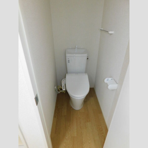 トイレ (トイレ)