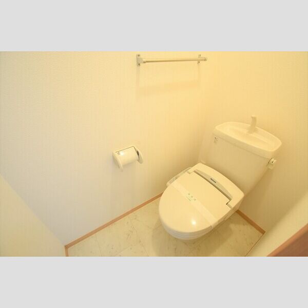 トイレ (温水洗浄暖房便座)