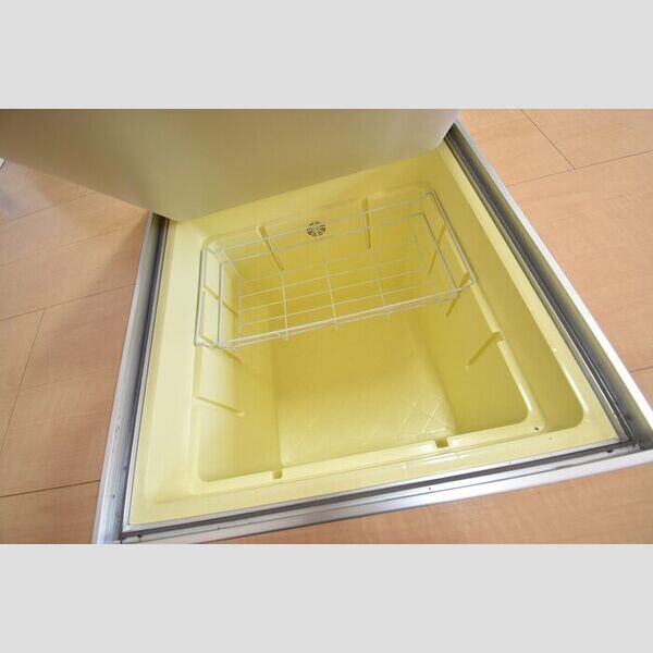 収納 (床下収納)