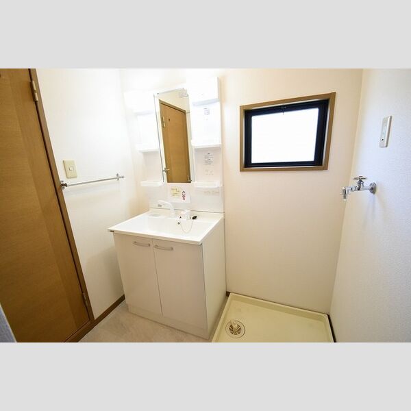 洗面所 (洗髪洗面化粧台)