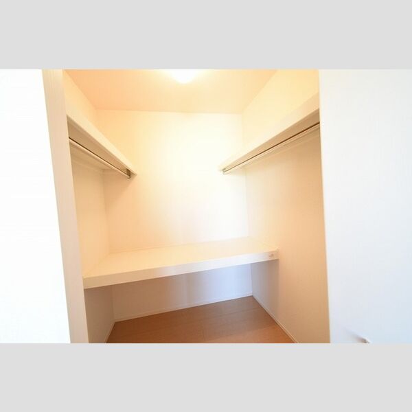 収納 (ウォークインクローゼット)