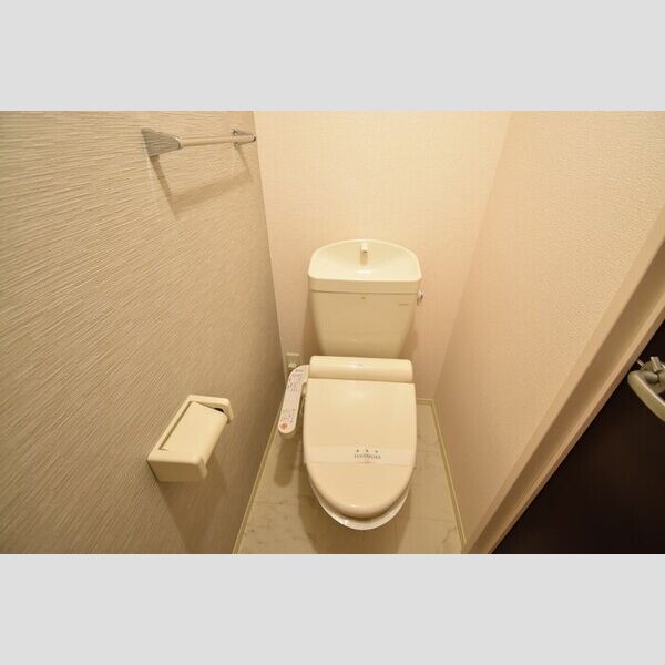 トイレ (温水洗浄暖房便座)