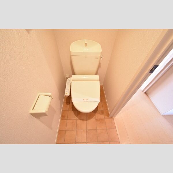 トイレ (温水洗浄暖房便座)