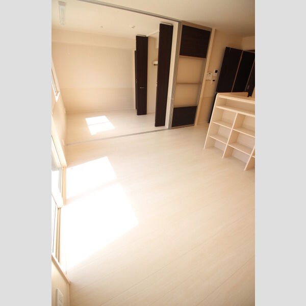 居室・リビング (LDK11帖、西洋室4.5帖)