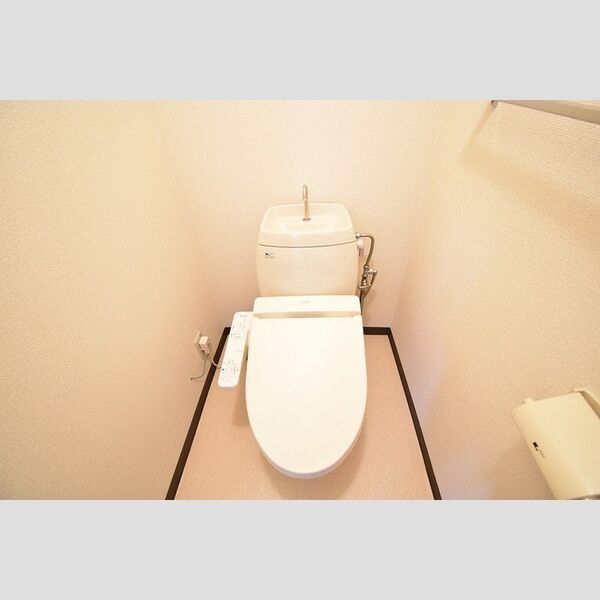 トイレ (温水洗浄暖房便座)