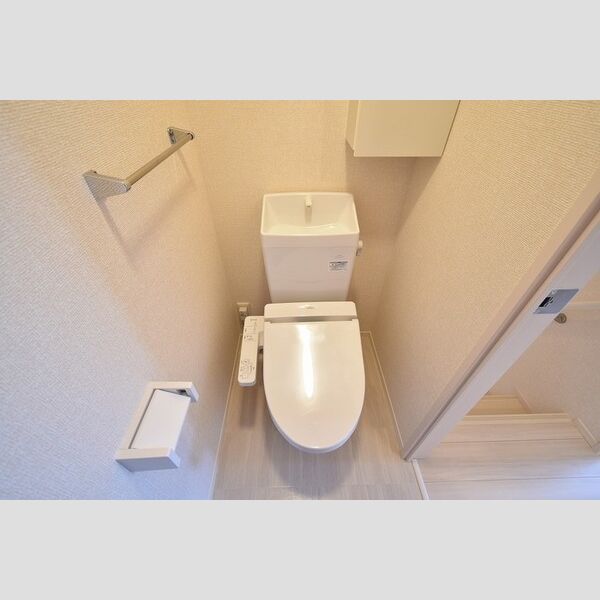 トイレ (温水洗浄暖房便座)