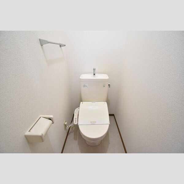 トイレ (温水洗浄暖房便座)