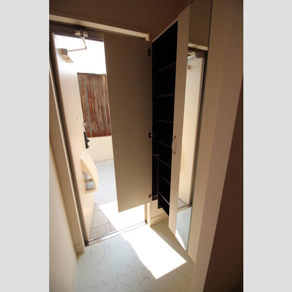 玄関 (玄関)