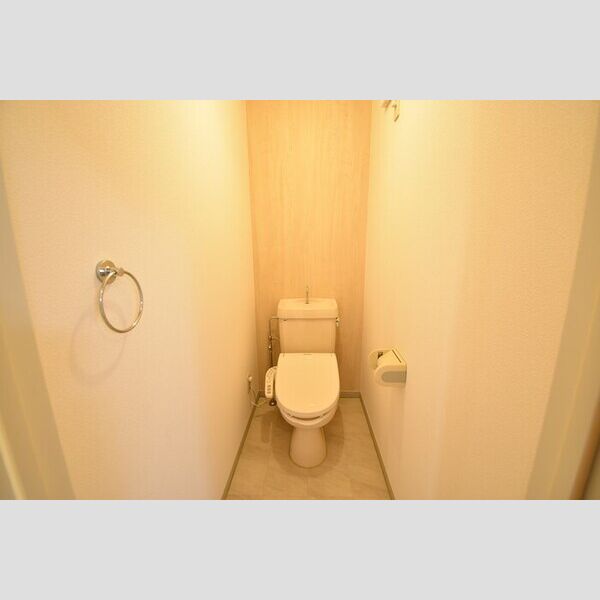 トイレ (温水洗浄暖房便座)