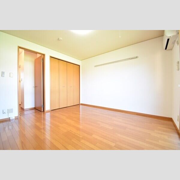 その他 (洋室8帖)