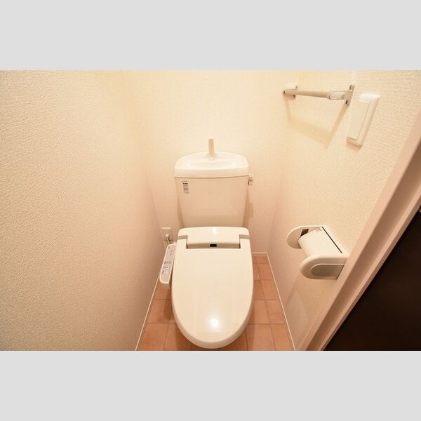 トイレ (温水洗浄暖房便座)