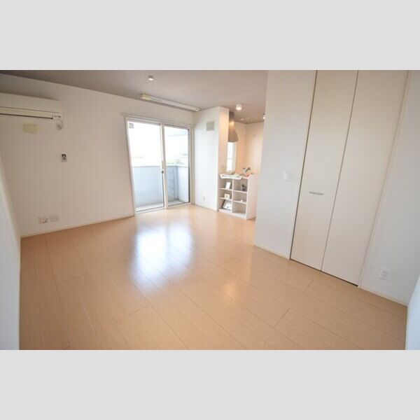 その他 (洋室13.3帖)