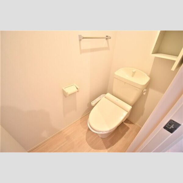 トイレ (温水洗浄暖房便座)