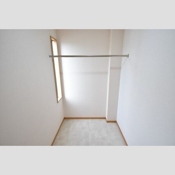 その他 (サービスルーム2.4帖)