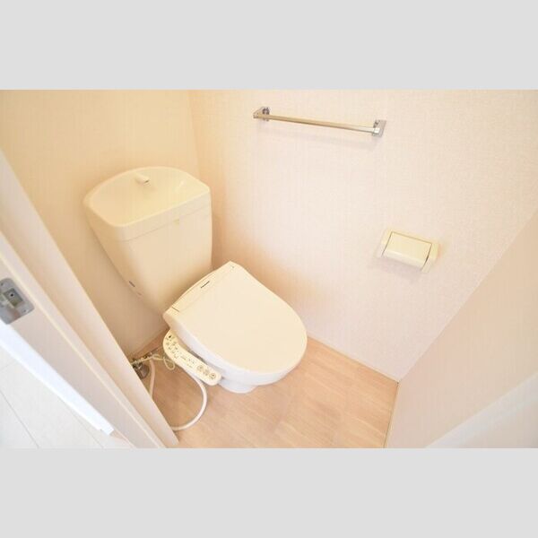 トイレ (温水洗浄暖房便座)
