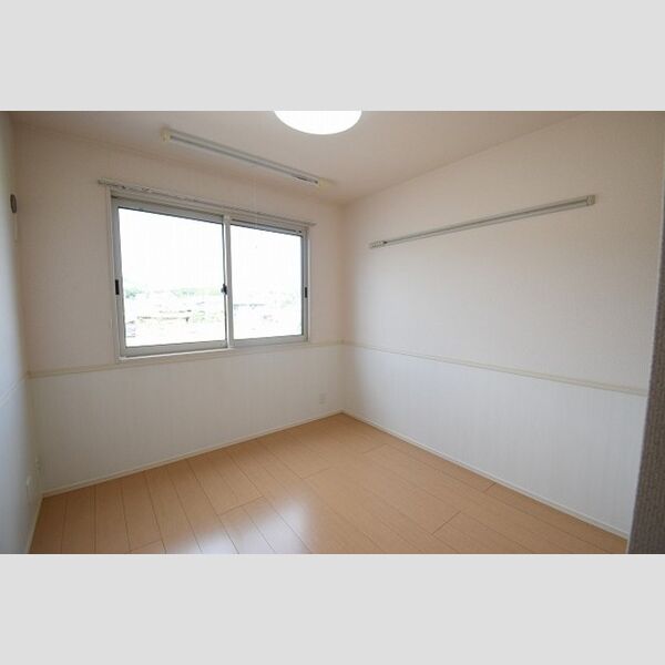 その他 (洋室5帖・室内物干し)