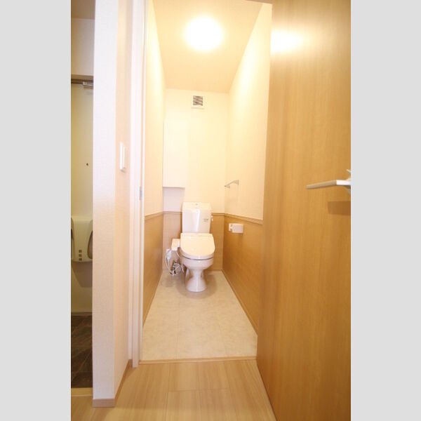 トイレ (温水洗浄暖房便座)