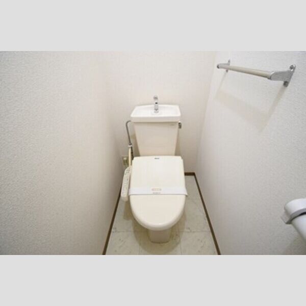 トイレ (温水洗浄暖房便座)