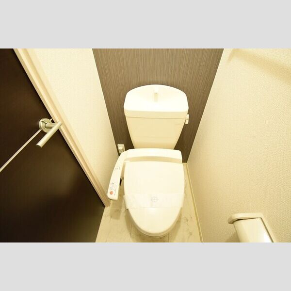 トイレ (温水洗浄暖房便座)