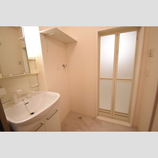 洗面所 (洗髪洗面化粧台)