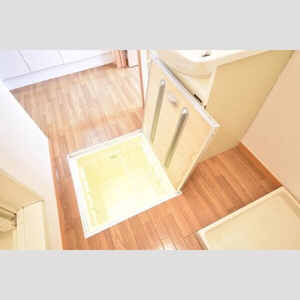収納 (床下収納)