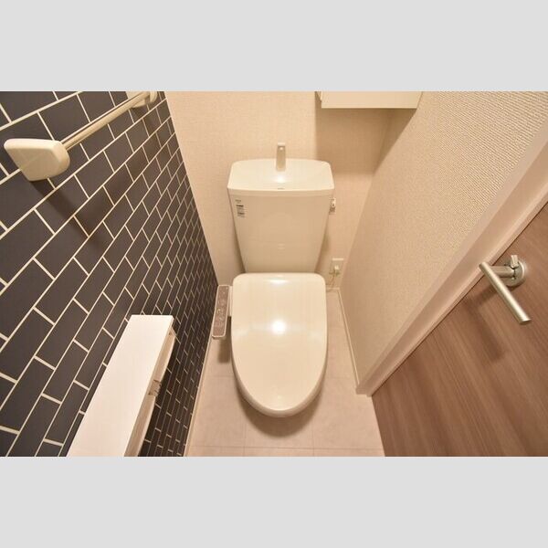 トイレ (温水洗浄暖房便座)