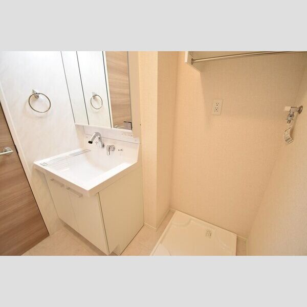 洗面所 (洗髪洗面化粧台)