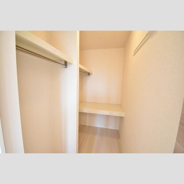 収納 (ウォークインクローゼット)