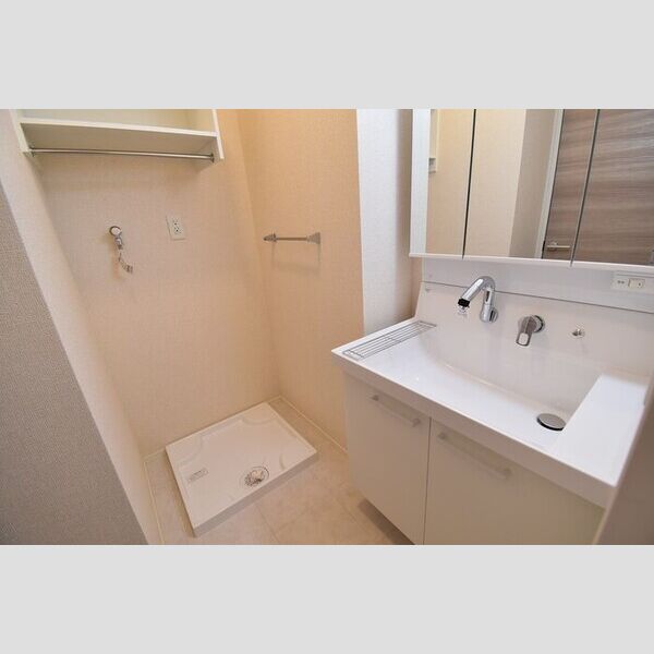 洗面所 (洗髪洗面化粧台)