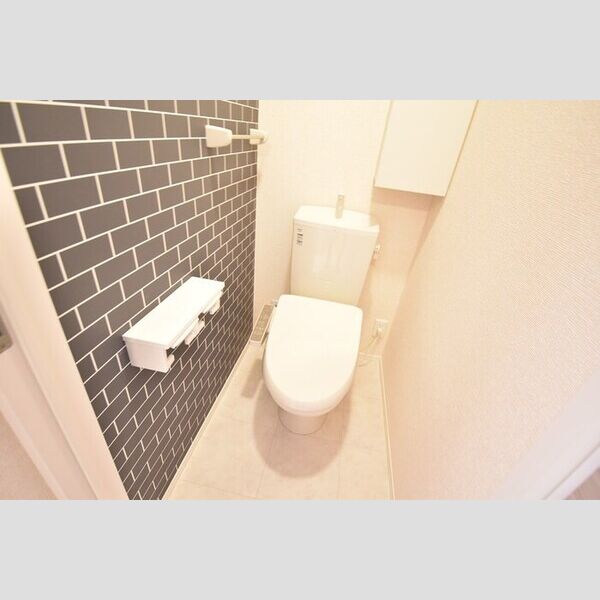 トイレ (温水洗浄暖房便座)