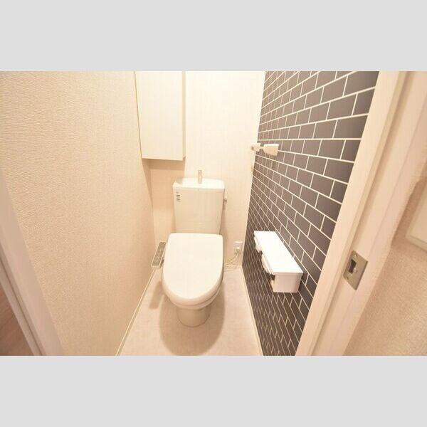 トイレ (温水洗浄暖房便座)