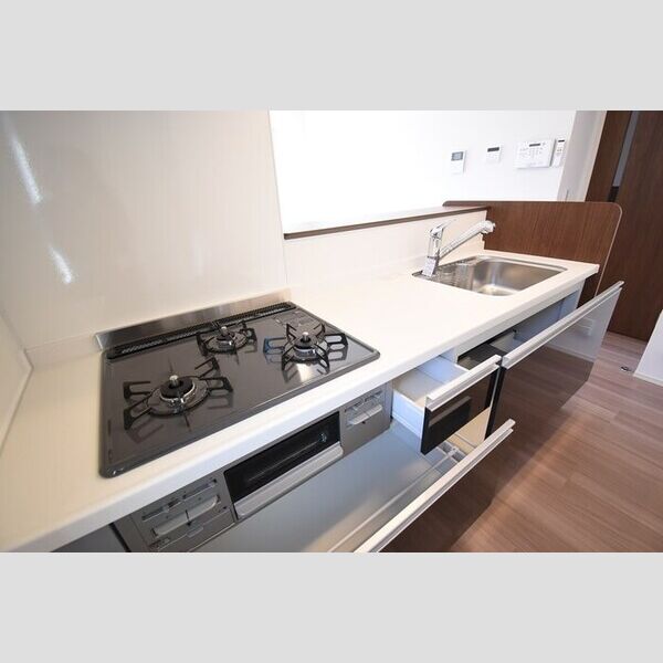 キッチン (3口コンロ付きビルトインキッチン)