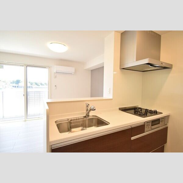 キッチン (3口ガスコンロ付きビルトインキッチン)